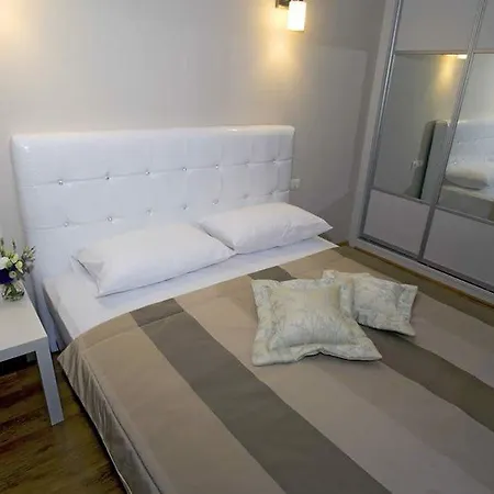 Kondo Suites Aparthotel 4*