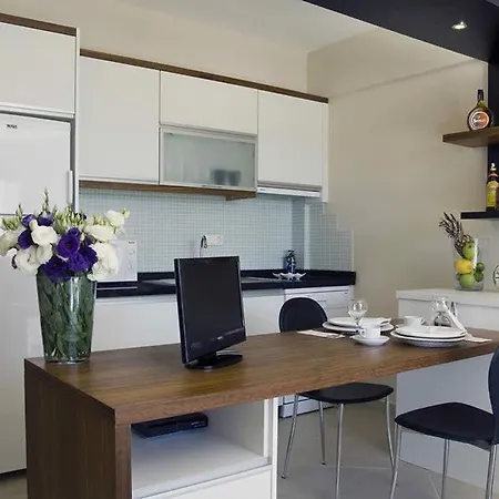 Aparthotel Kondo Suites