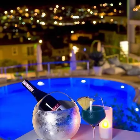 Aparthotel Kondo Suites