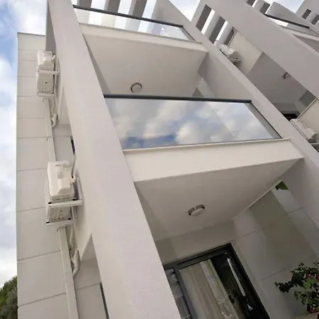 Kondo Suites Aparthotel