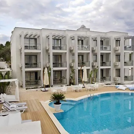 Aparthotel Kondo Suites